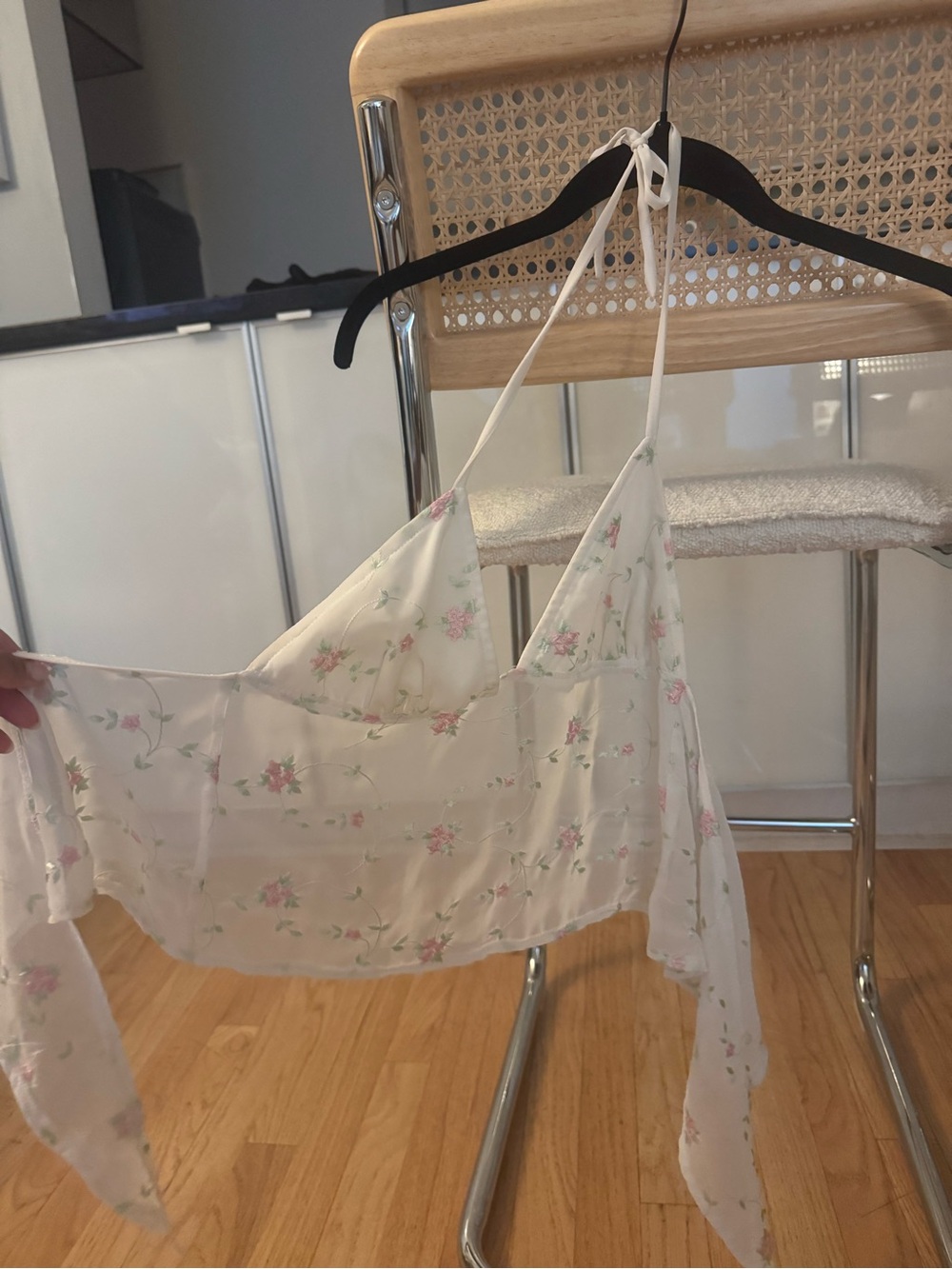 Enduring Kairos Floral Open-back Camisole with Pink Flowers - Picture 1 of 2